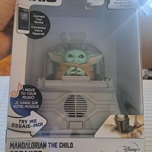 Star Wars The Mandalorian The Child Speaker - Green and Gray
